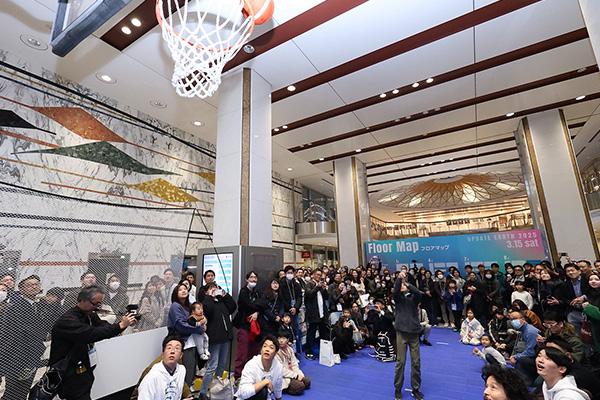 バスケのミライを体験（シュートチャレンジ）の様子