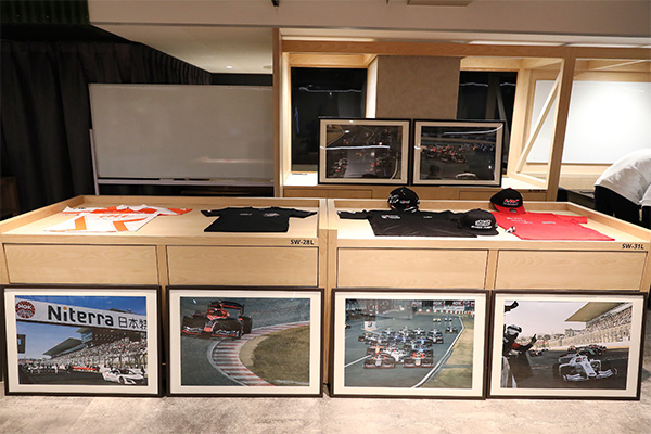 カーシミュレーション体験の様子